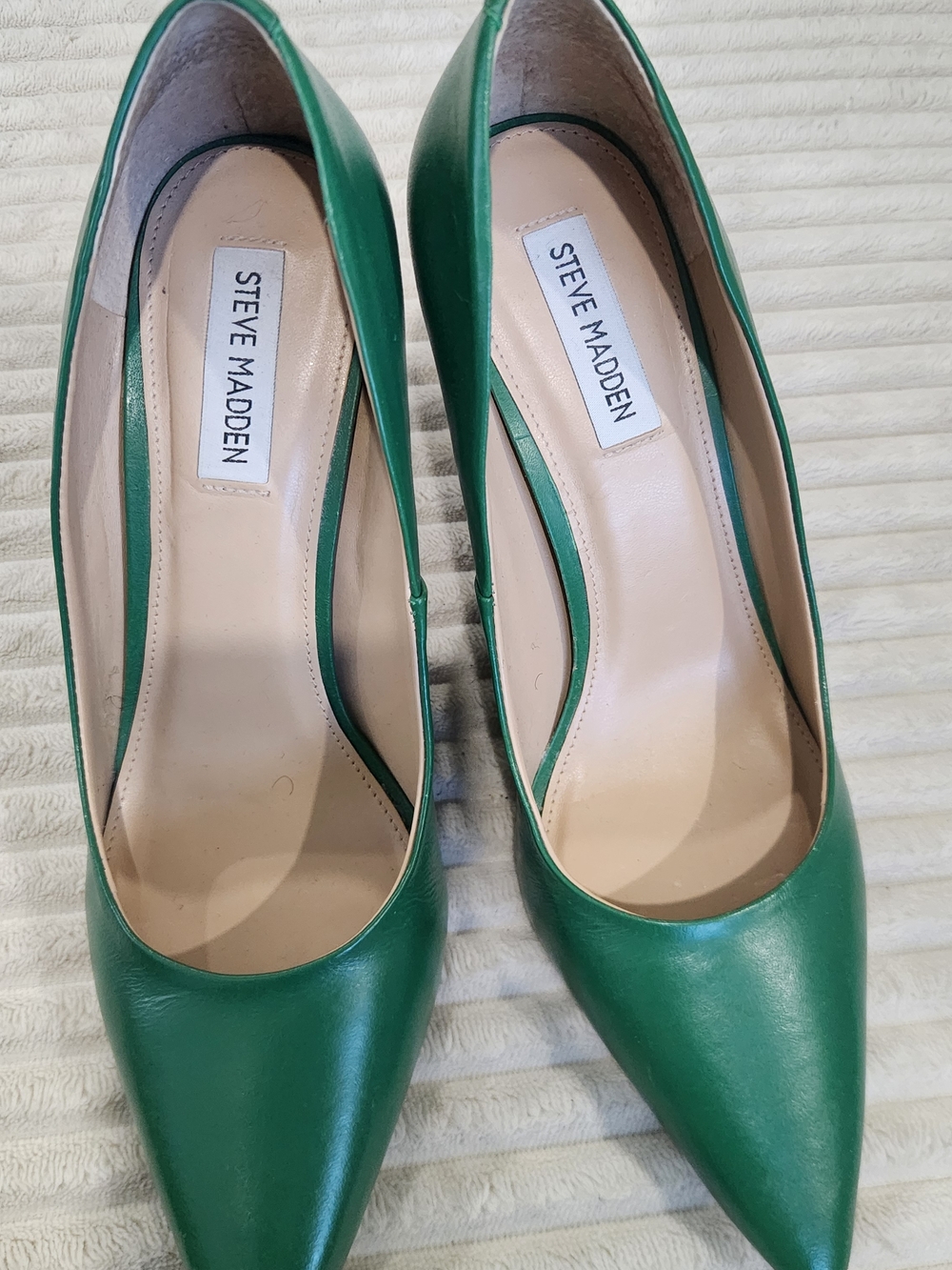 Steve Madden Green Pointed Leather Pumps